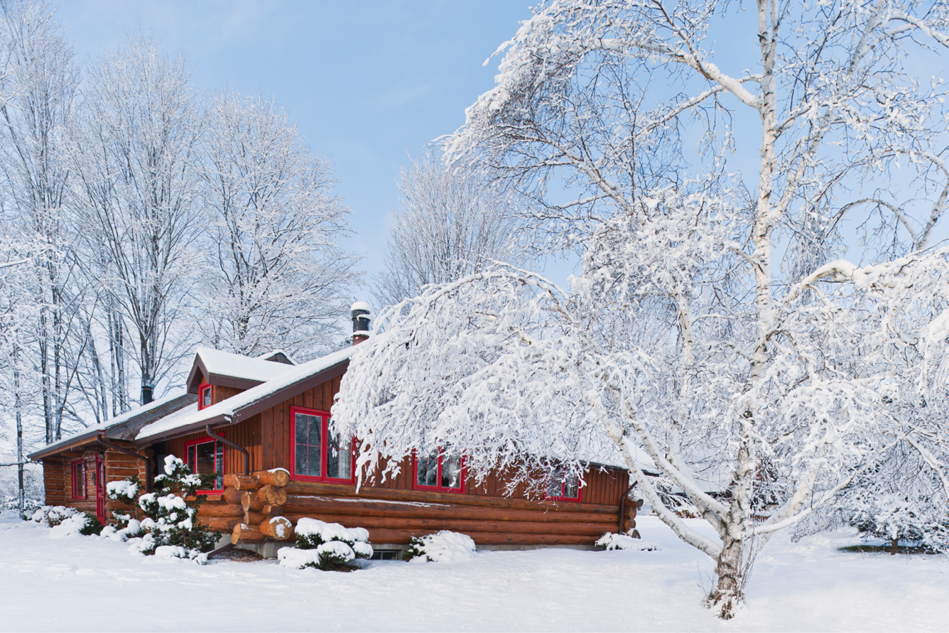 Large cosy log cabin in country cold weather in Madoc, Ontario, Canada